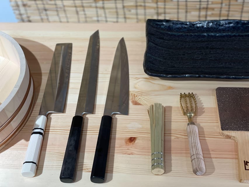 Tokyo: Tsukiji Fish Market Sushi Making Class with Pro Chef - Key Things You’ll Notice Before You Go