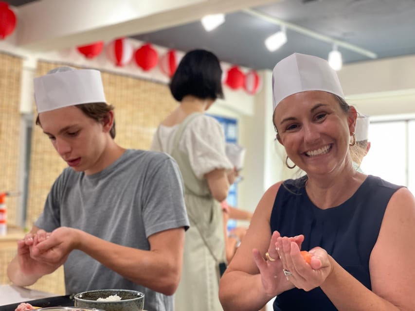 Tokyo: Tsukiji Fish Market Sushi Making Class with Pro Chef - Rolling Up Your Sleeves: Nigiri and Maki, Step by Step