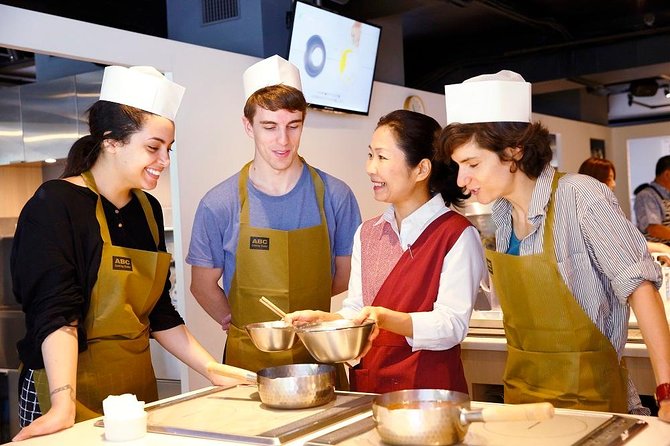Tokyo Tsukiji Fish Market Tour and Sushi Making Lesson - Tsukiji Hongan-ji: the Quick Start That Sets the Tone