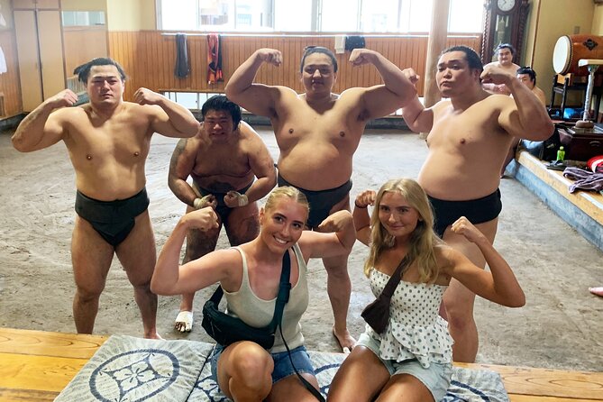 Tokyo: Visit Sumo Morning Practice with English Guide - The photo with wrestlers: what you should expect