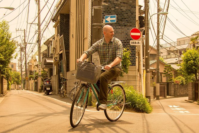 Tokyo West-Side Cycling & Food Tour - Meeting at Kōenji Station and getting comfortable on a mamachari