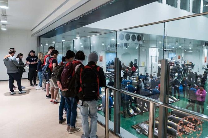 Toyosu Market Morning Tuna Auction and Tsukiji Food Tour with Licensed Guide - Getting There and Between Markets: Public Transit Skills You Can Reuse