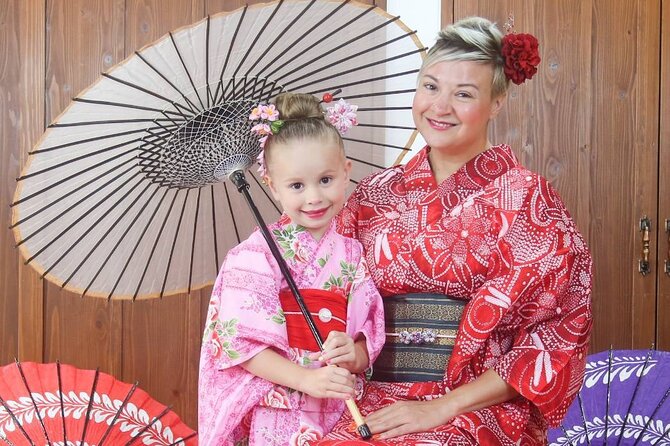 Traditional Japanese Costumes "Kimono", "Yukata", "Ryuso", "Photograph Course "Hair Set & Lipstick & Kimono & Photography" - The Photo Session: Poses, Props, and Phone-Friendly Shooting
