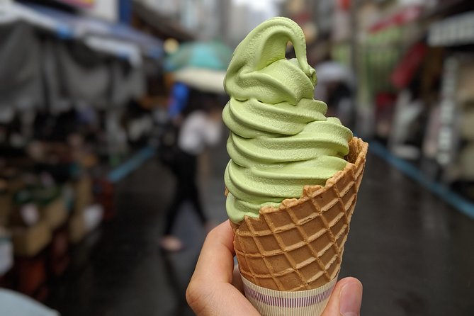 Tsukiji Fish Market Food Tour: Seafood, Street Food & Hidden Gems - Small group energy: how you get real guidance near 250+ stalls