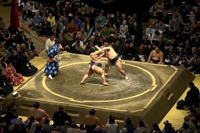 Ultimate Sumo Tournament: Tokyo, Osaka, Nagoya, Fukuoka - Off-season sumo stable practice near Warabi Station: the training side