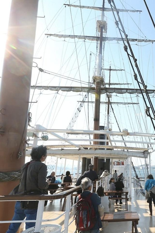 Uzushio Cruise - What you see near Onaruto Bridge, and how tide affects the show