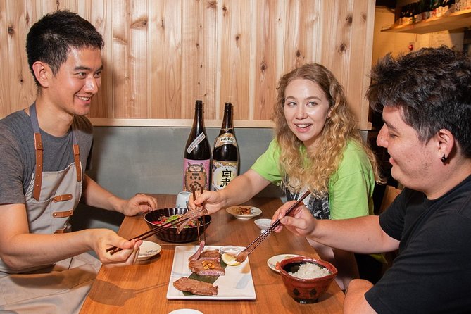 Wagyu & Sake Pairing in Shinjuku – Steak, Shabu-Shabu & More - Group size and host energy: why the learning sticks