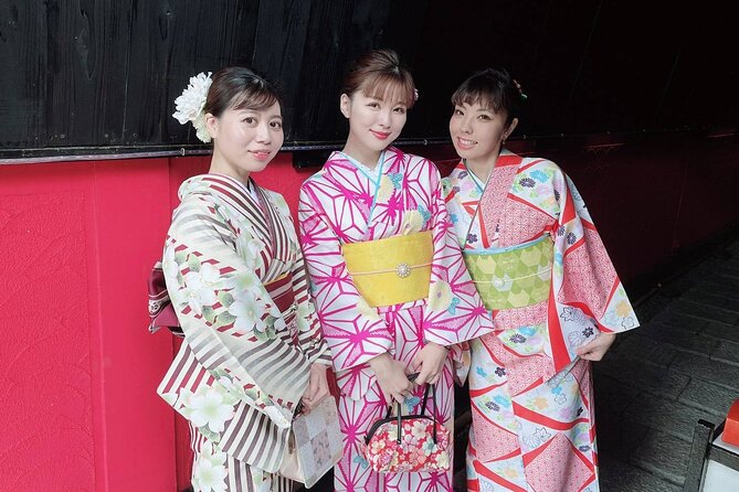 Walking around town in a kimono, you can choose your favorite kimono from the traditional Okinawan costumes "Ryuso", "Kimono", "Yukata" 《Hairset & Lipstick & Kimono & Rental Fee》All Comic Book - Key highlights you’ll care about